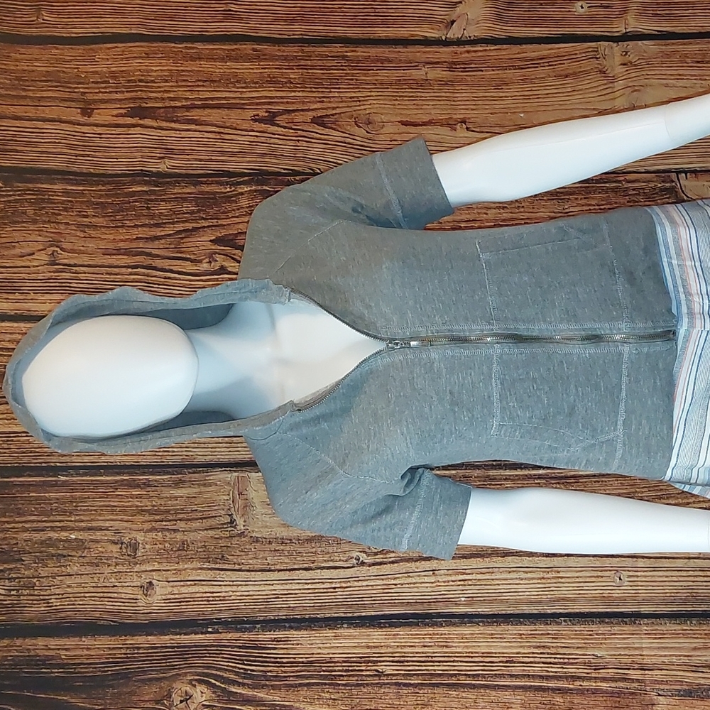 Miss Chevious Zip Hoodie Short Sleeve Sweatshirt M Medium